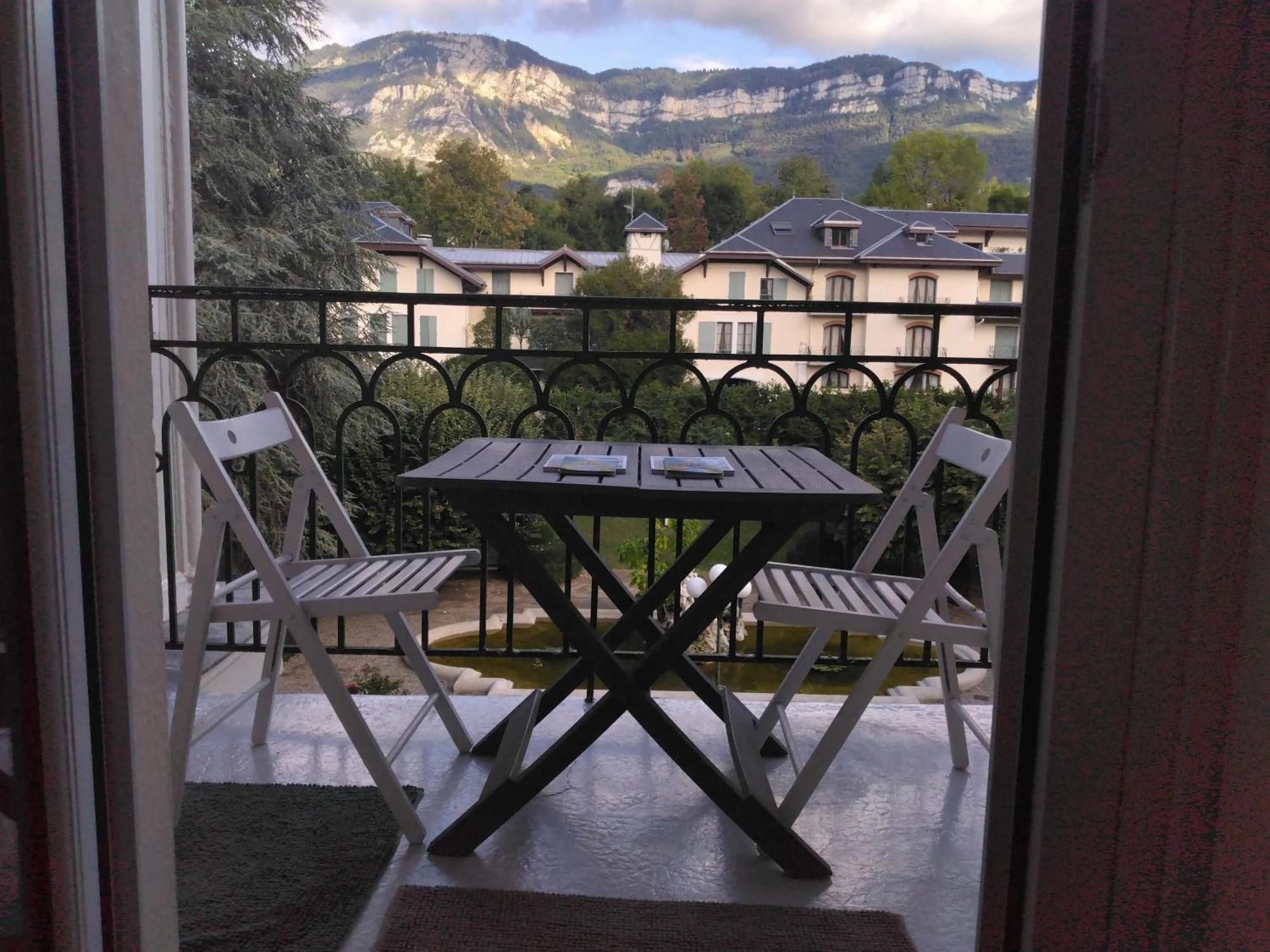 Confortable Avec Balcon A